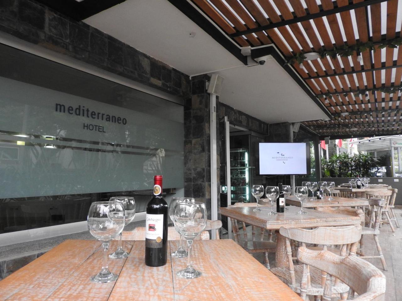 Hotel Mediterraneo เมเดยิน ภายนอก รูปภาพ